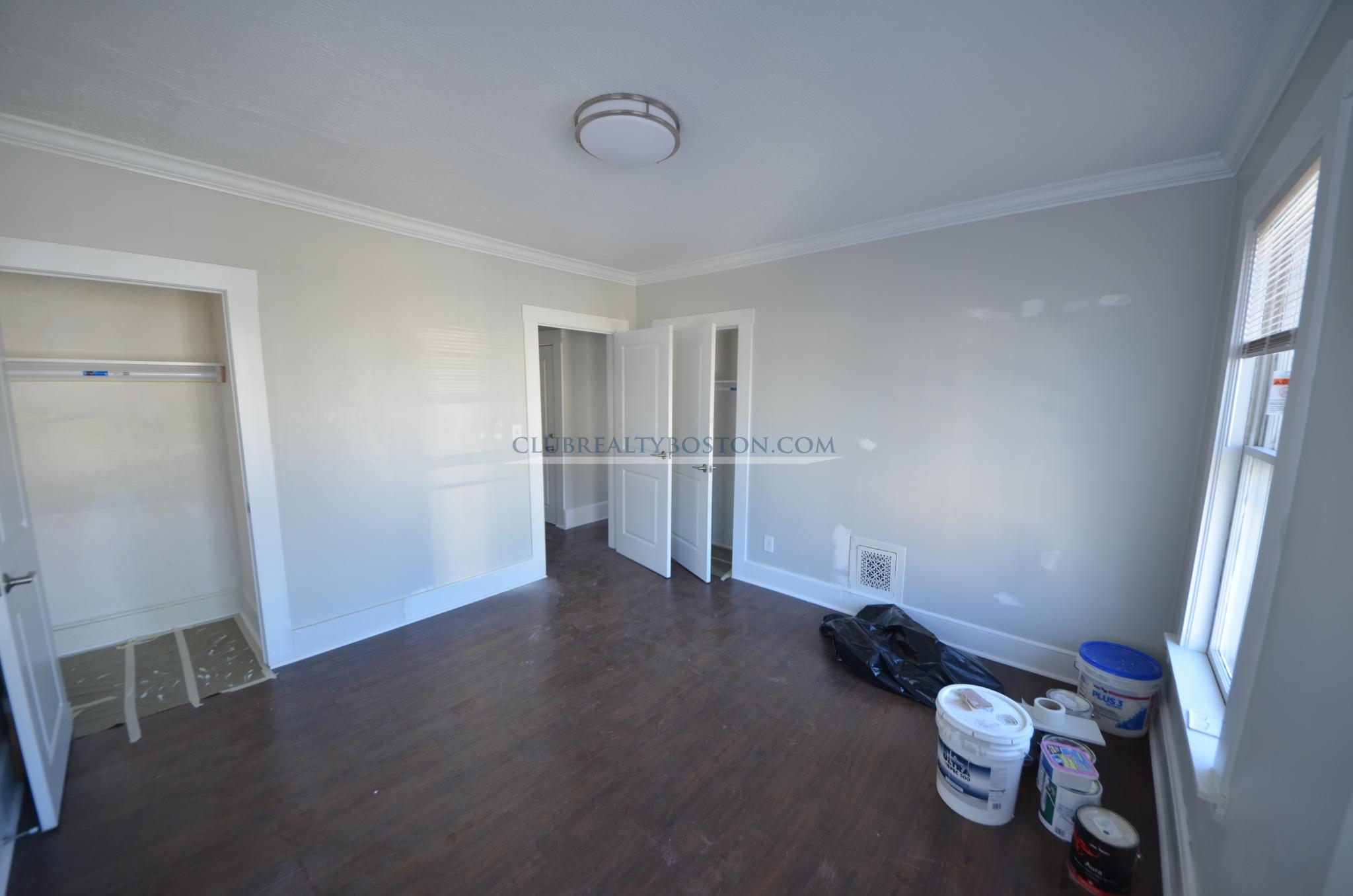 664 Moody St, Waltham