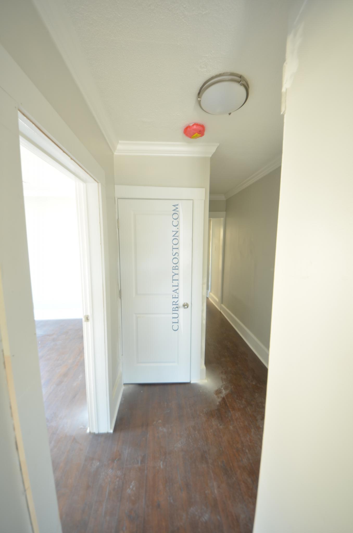 664 Moody St, Waltham