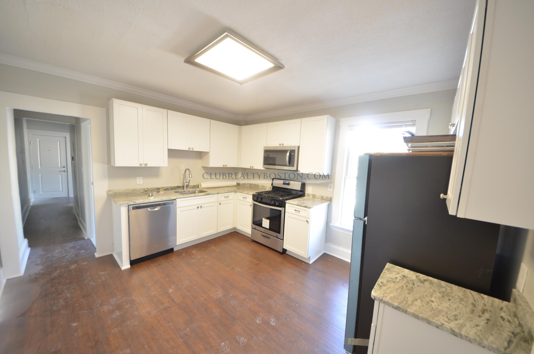 664 Moody St, Waltham