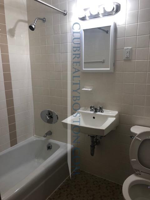 164 North Beacon St, Brighton