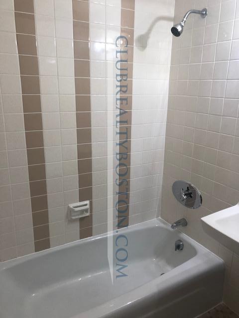 164 North Beacon St, Brighton