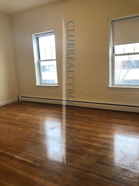 164 North Beacon St, Brighton