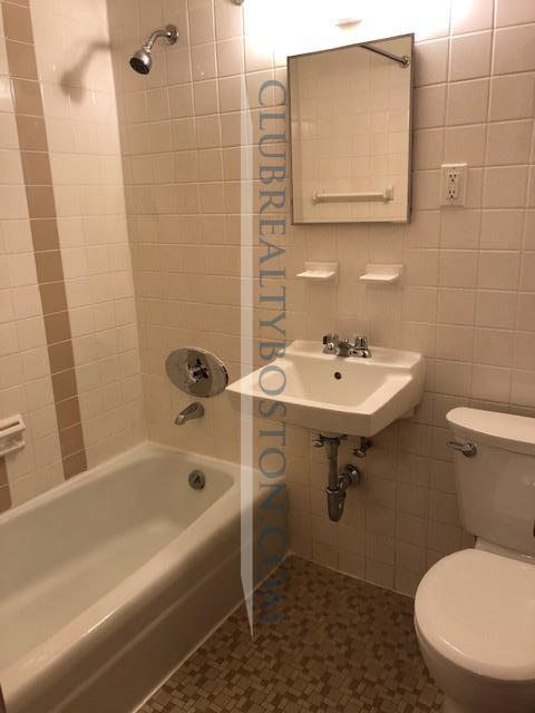 172 North Beacon St, Brighton