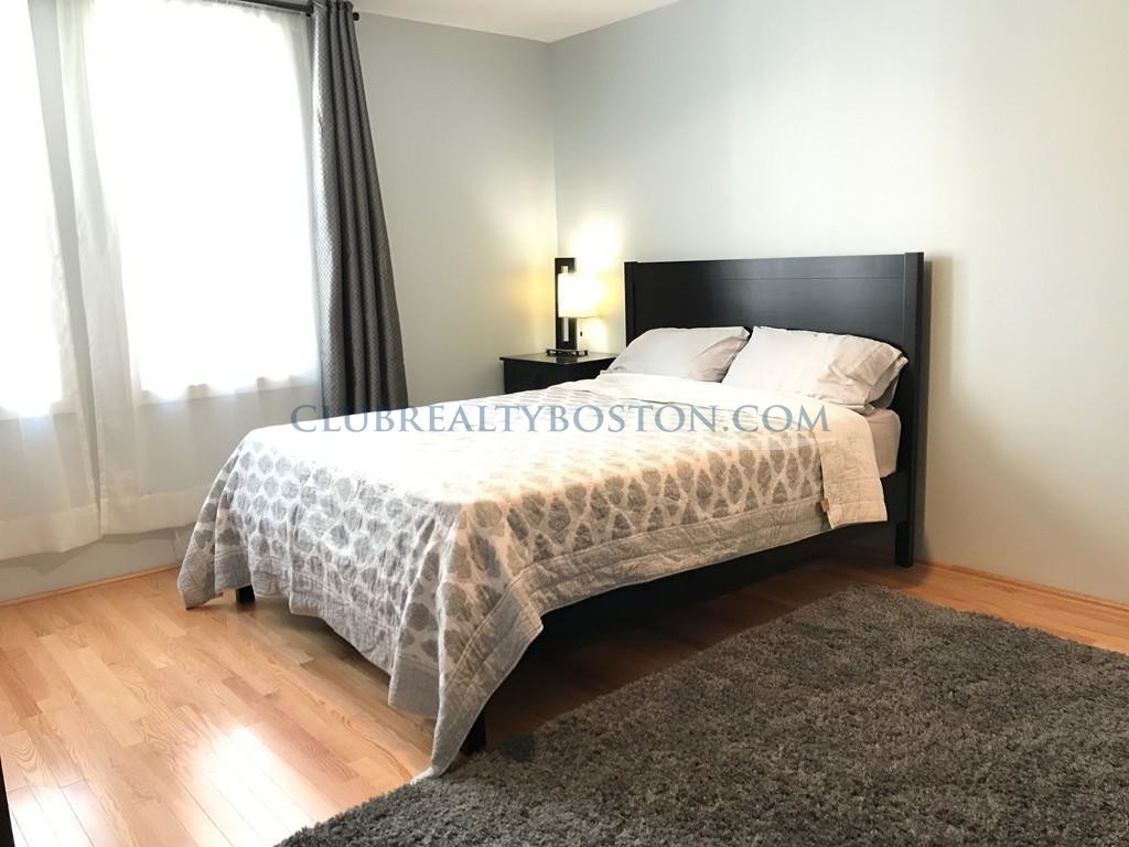 29 Brainerd Rd, Allston