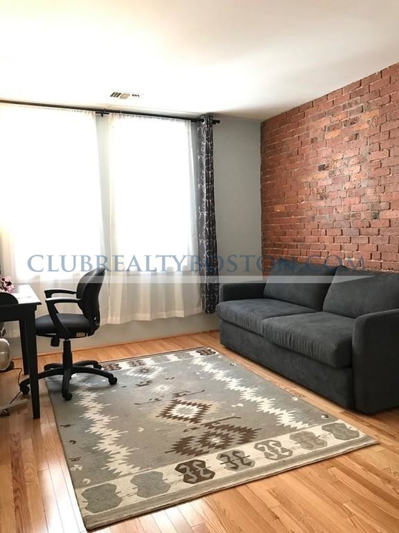 29 Brainerd Rd, Allston