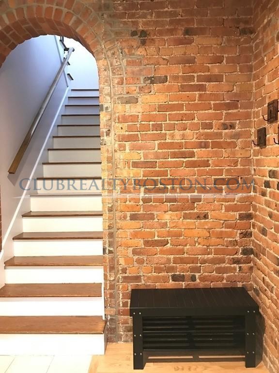 29 Brainerd Rd, Allston