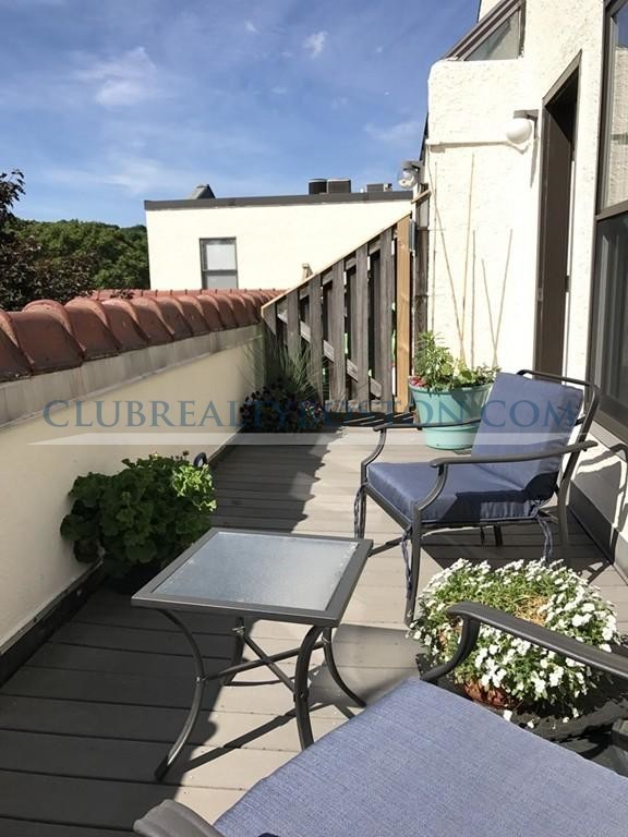 29 Brainerd Rd, Allston