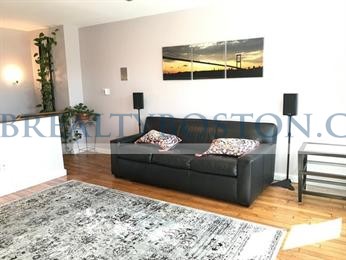 29 Brainerd Rd, Allston