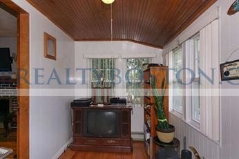 4 bed, 2 bath apartment for rent at 30 Bacon St Unit 30, Banks Square — photo 6 of 11