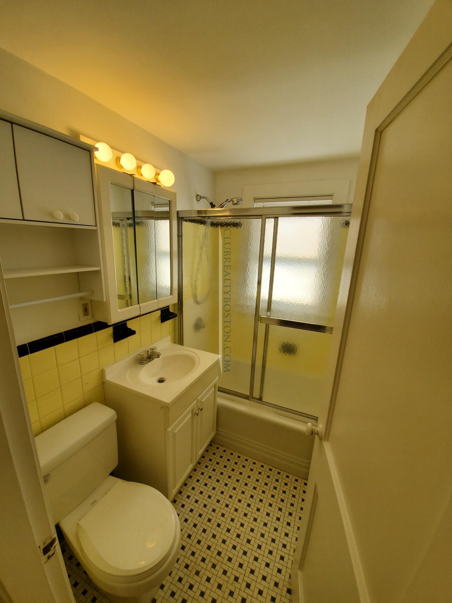 2 bed, 1 bath apartment for rent at 53 Newton St Unit 2, Waltham — photo 4 of 14