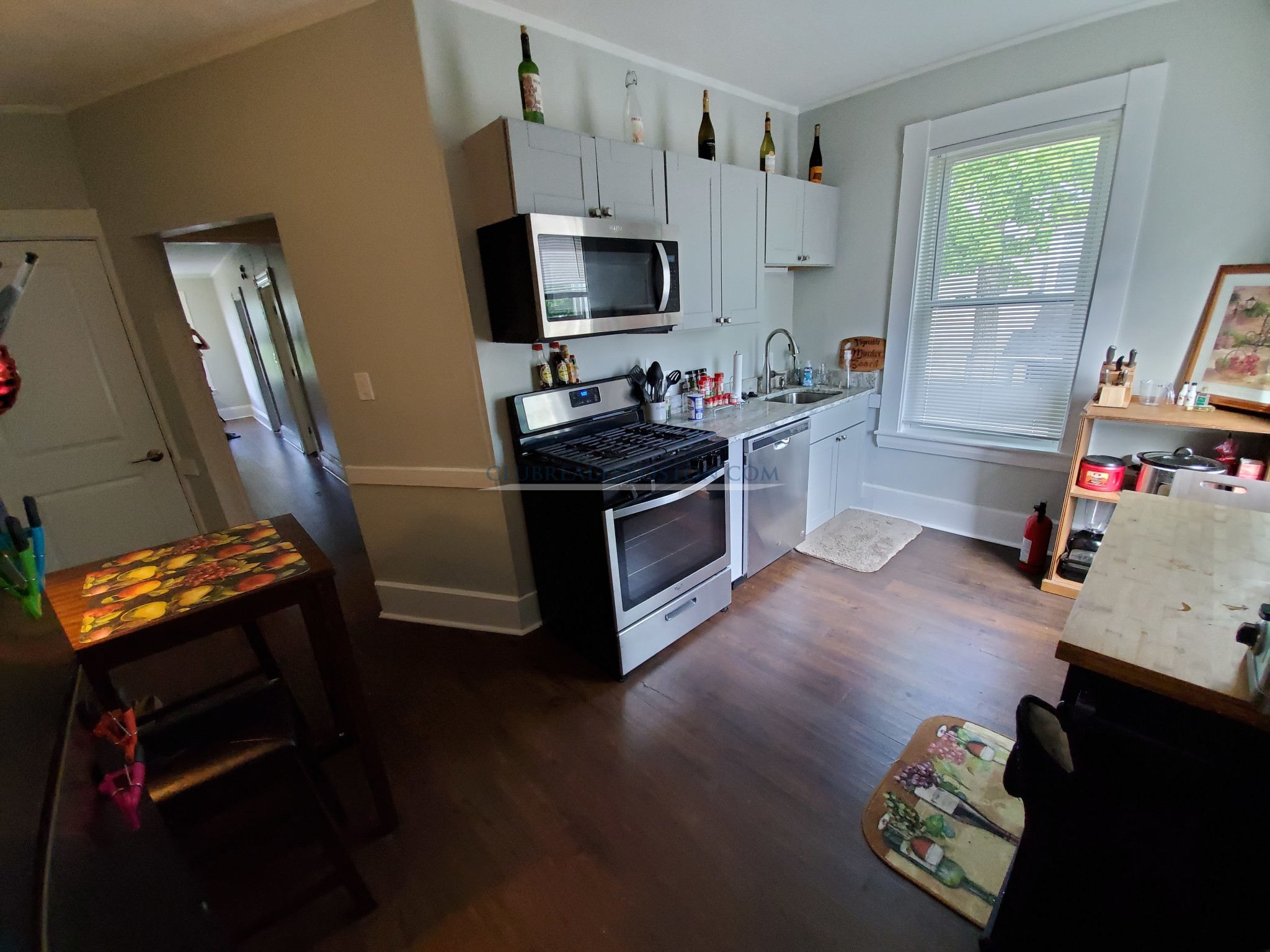 4 bed, 1 bath apartment for rent at 79 Brown St Unit 2, Waltham — photo 3 of 21