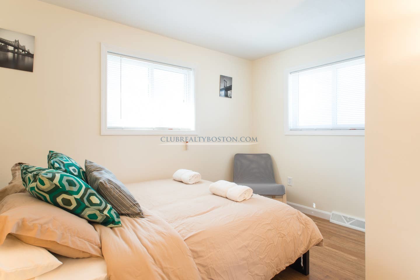 37 Oxford Cir, Waverley Square