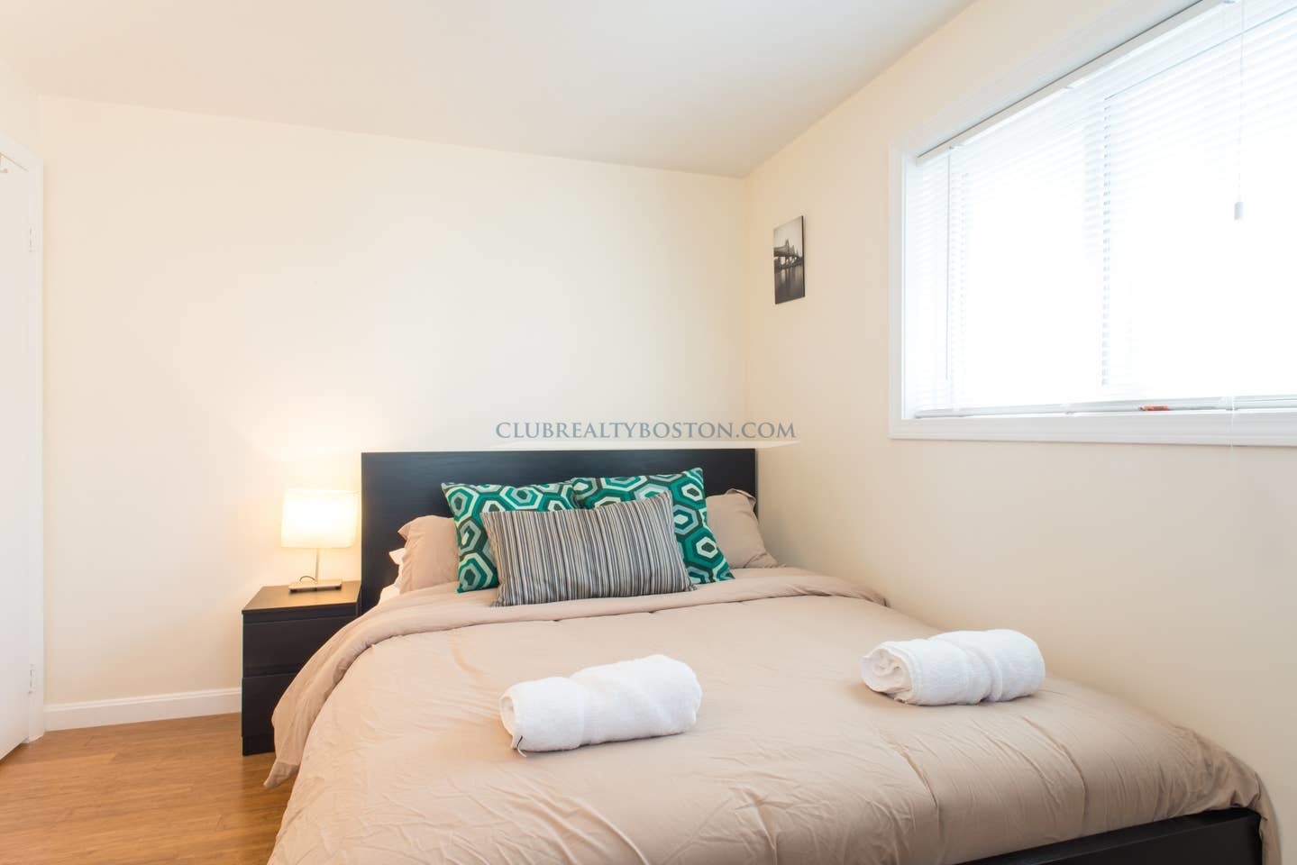 37 Oxford Cir, Waverley Square