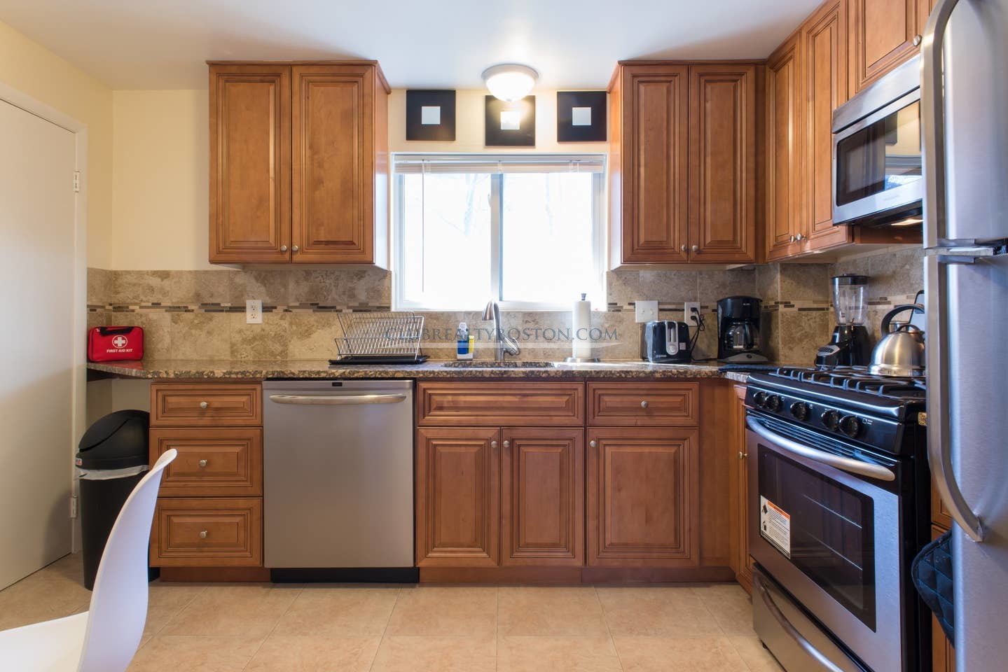 37 Oxford Cir, Waverley Square