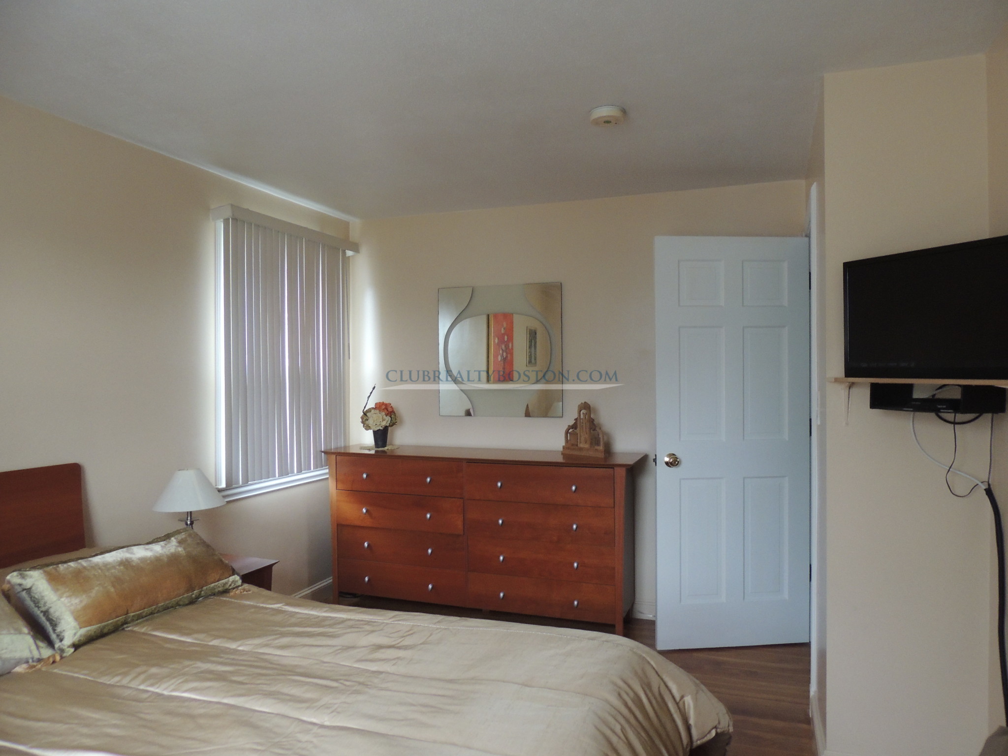 3 bed, 2 bath apartment for rent at 144 Edenfield Ave Unit 144, Watertown — photo 5 of 46