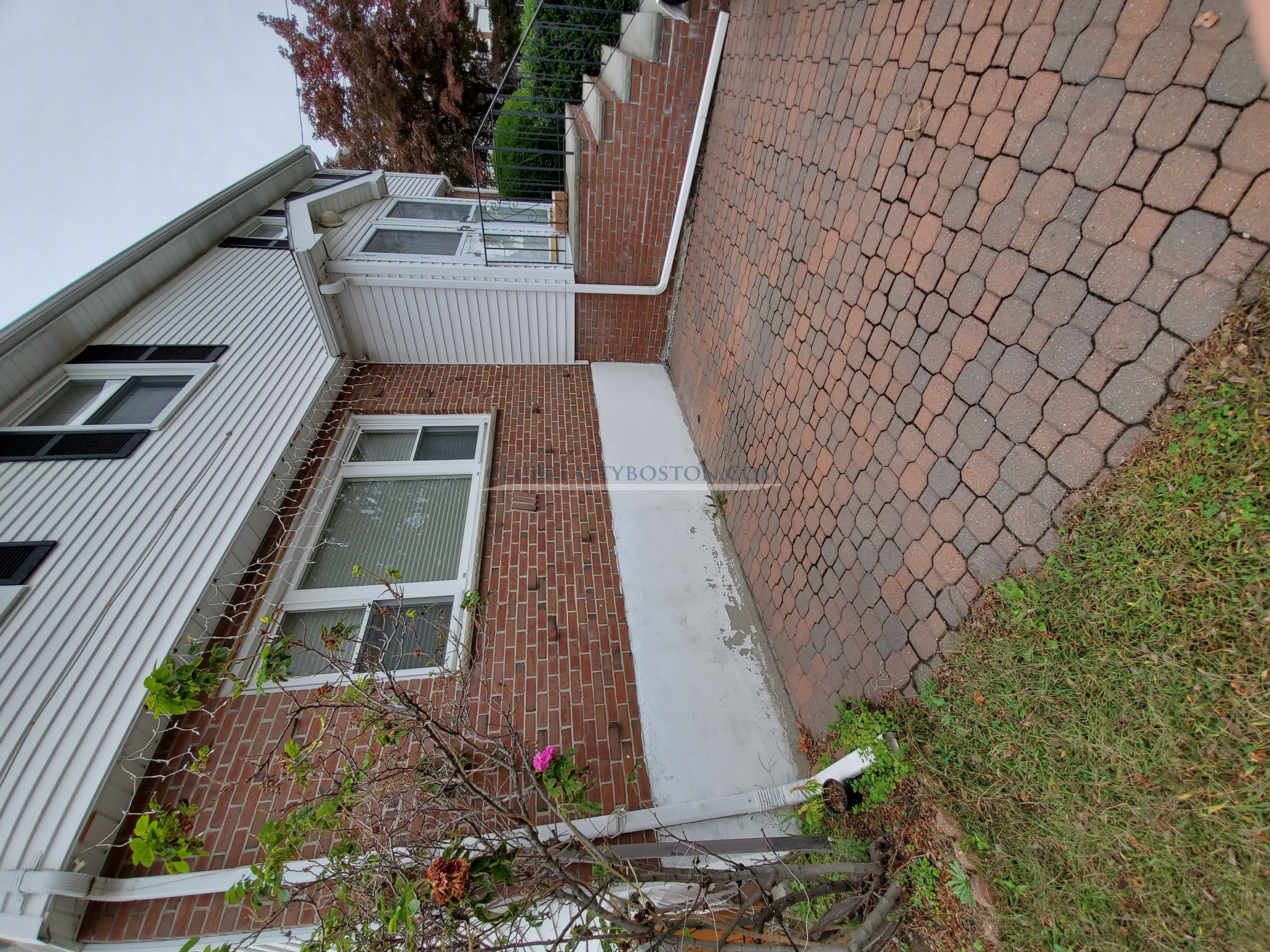 3 bed, 2 bath apartment for rent at 144 Edenfield Ave Unit 144, Watertown — photo 44 of 46