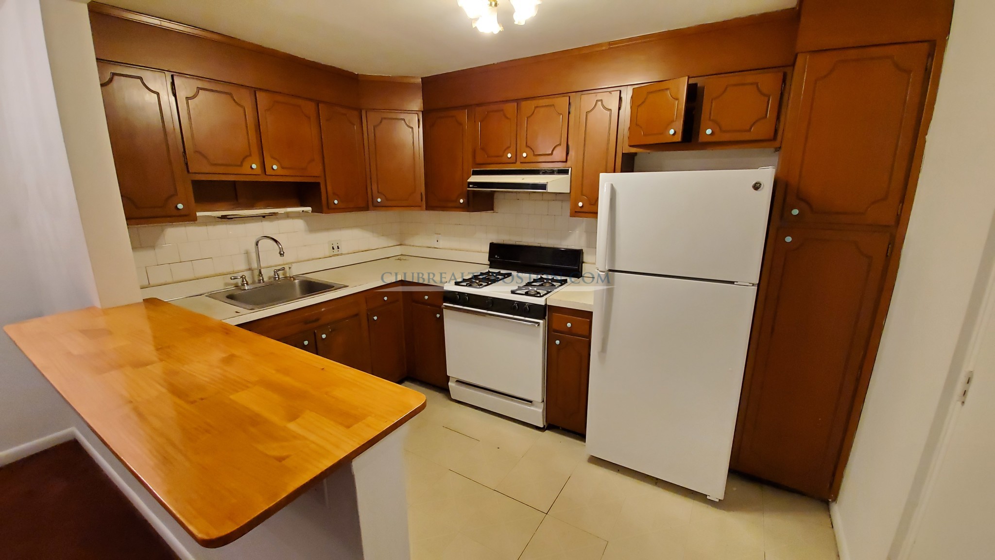 530 Washington St, Oak Square