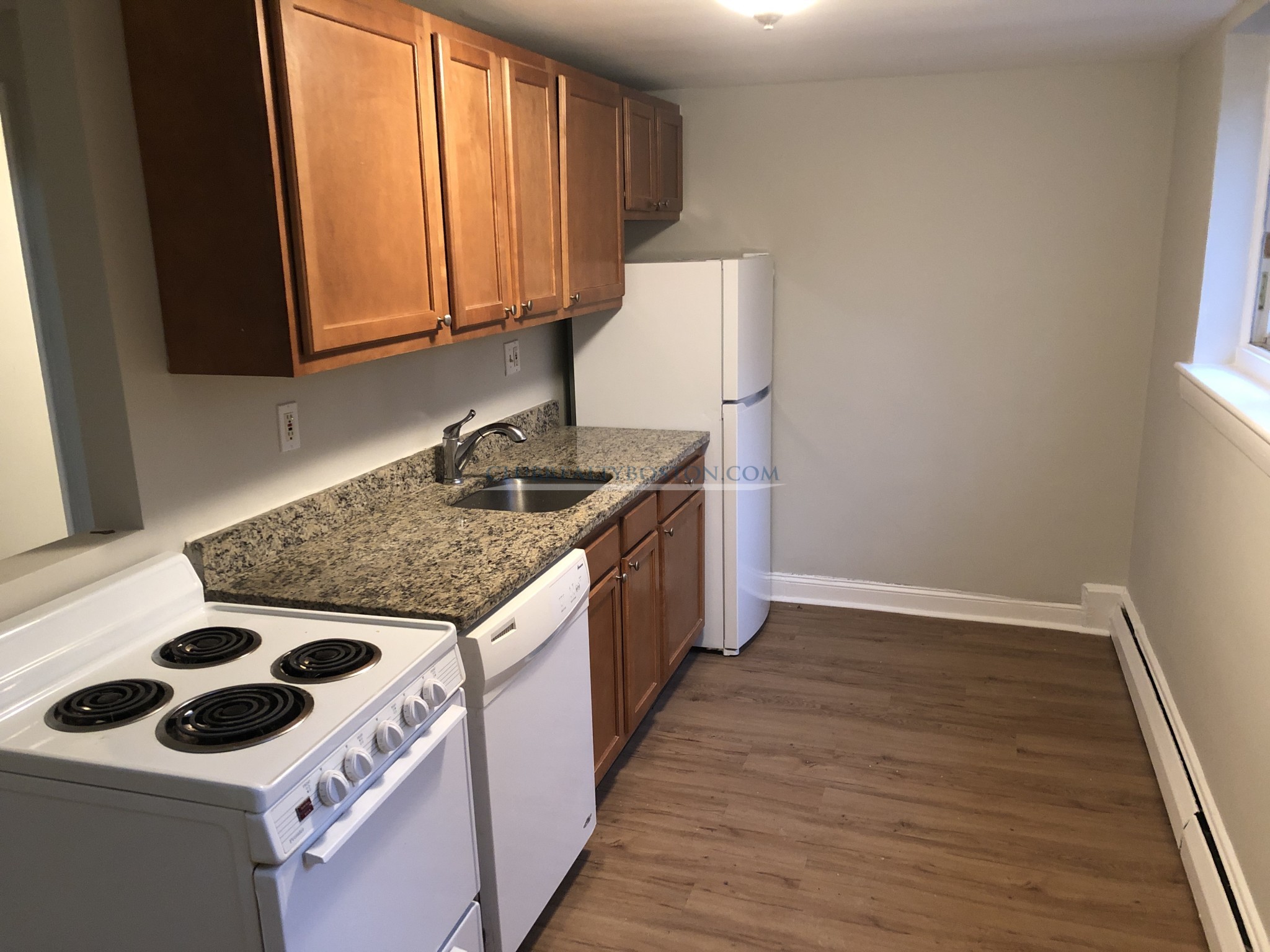 3 bed, 1 bath apartment for rent at 68 Chiswick Rd Unit 2, Brighton — photo 4 of 48