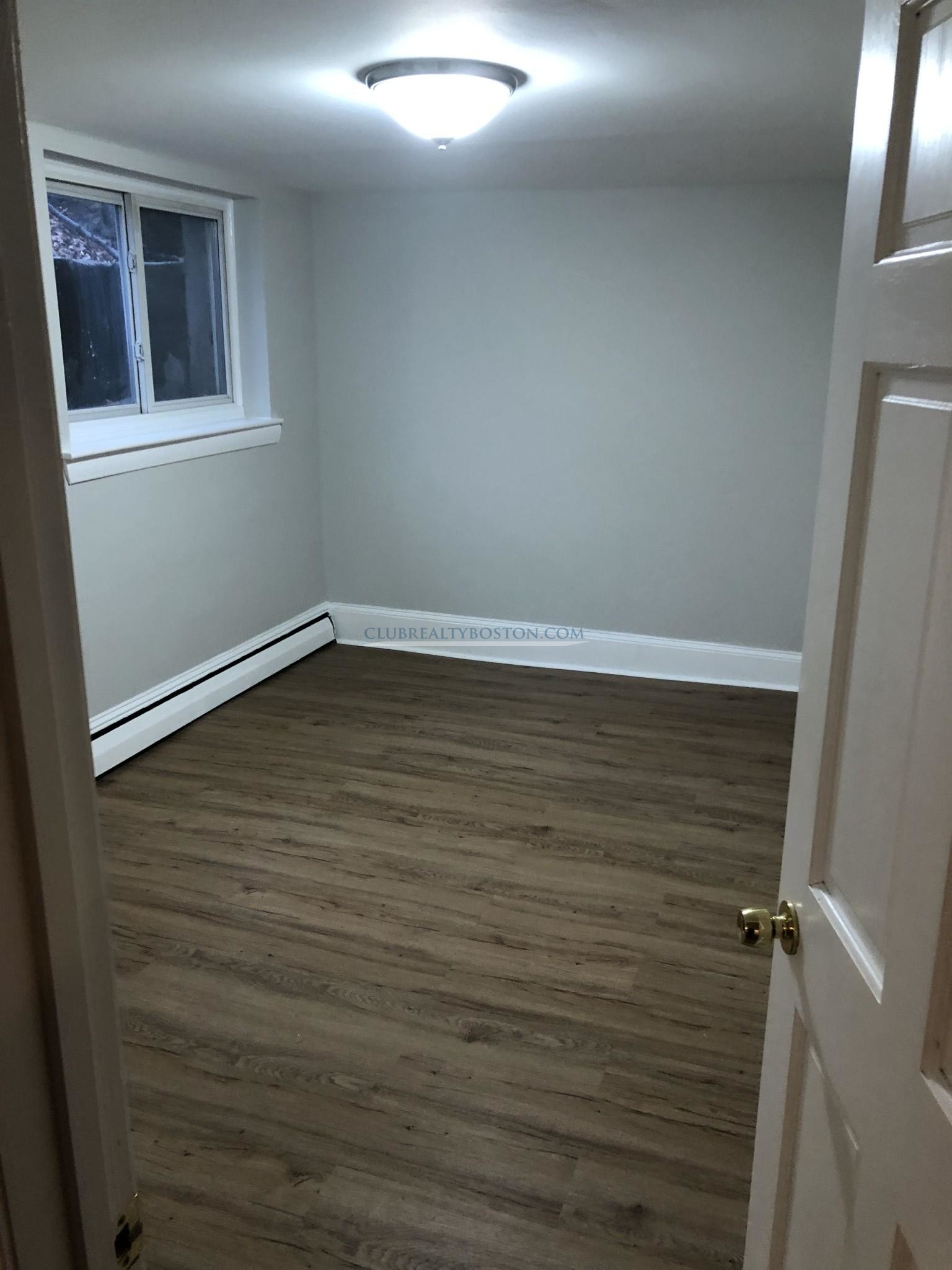 3 bed, 1 bath apartment for rent at 68 Chiswick Rd Unit 2, Brighton — photo 7 of 48