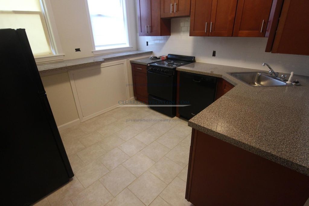 1640 Commonwealth Ave, Brighton