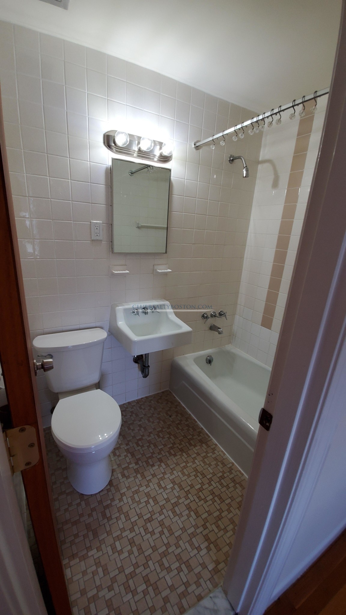 172 North Beacon St, Brighton