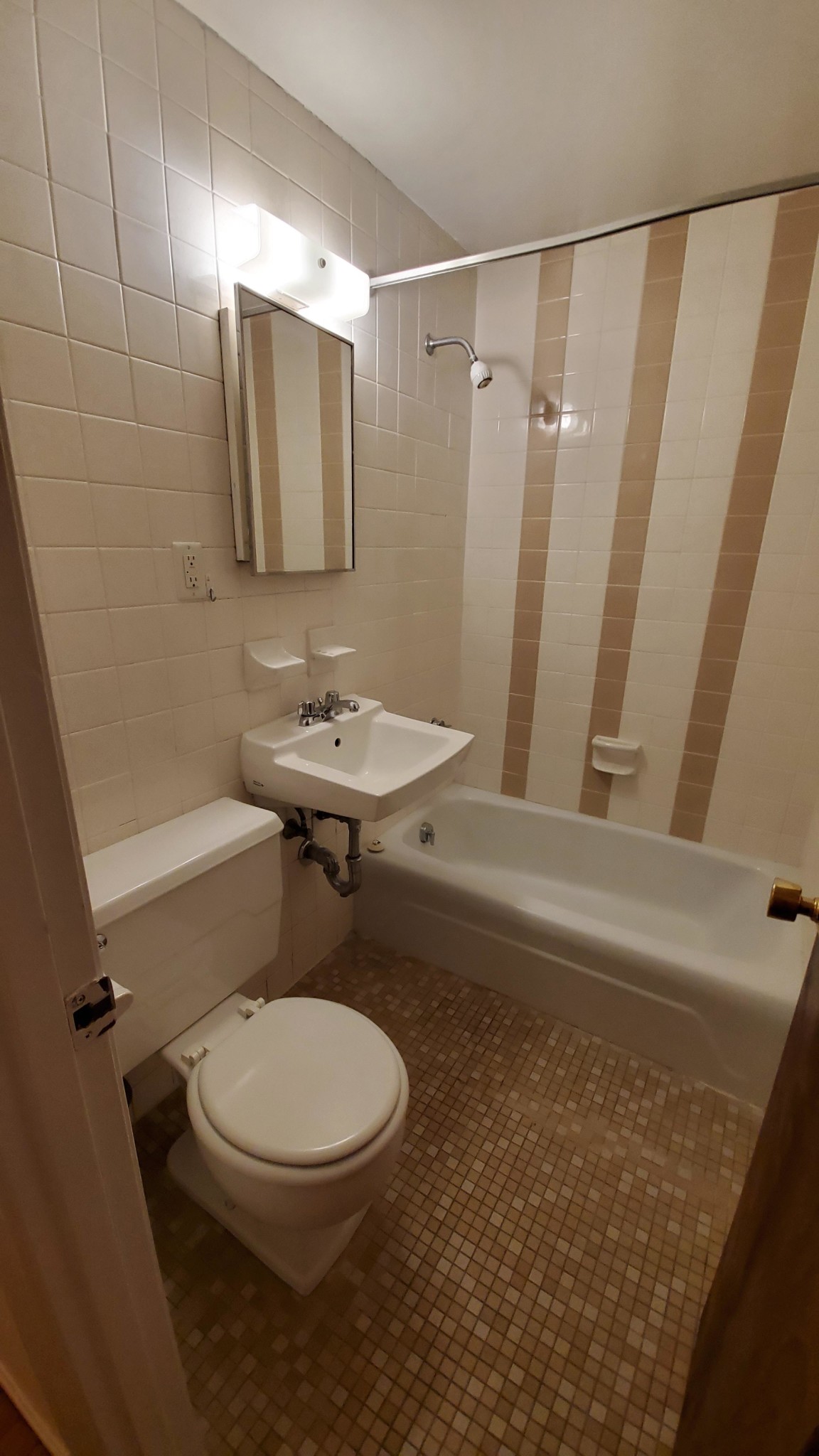 60 Brighton Ave, Allston