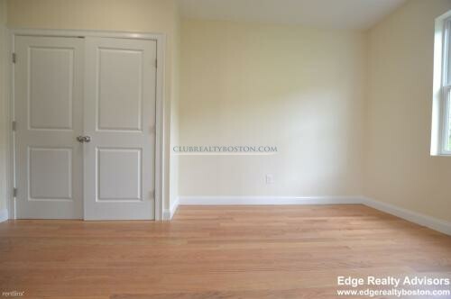 549 Washington St, Brighton