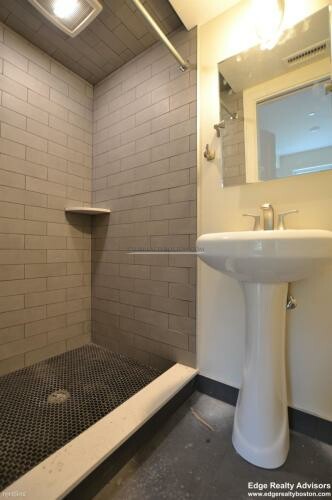 549 Washington St, Brighton