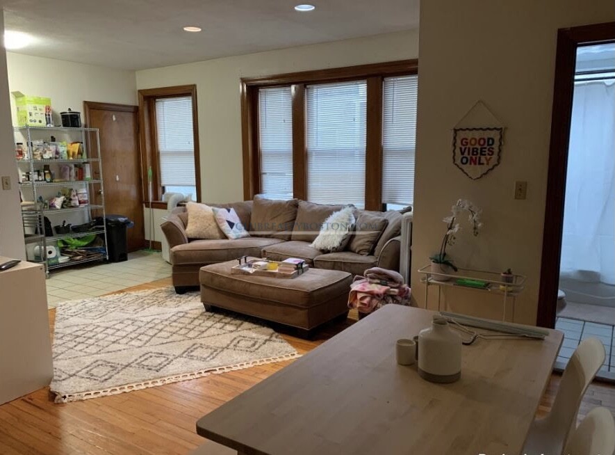 240 Kelton St, Allston