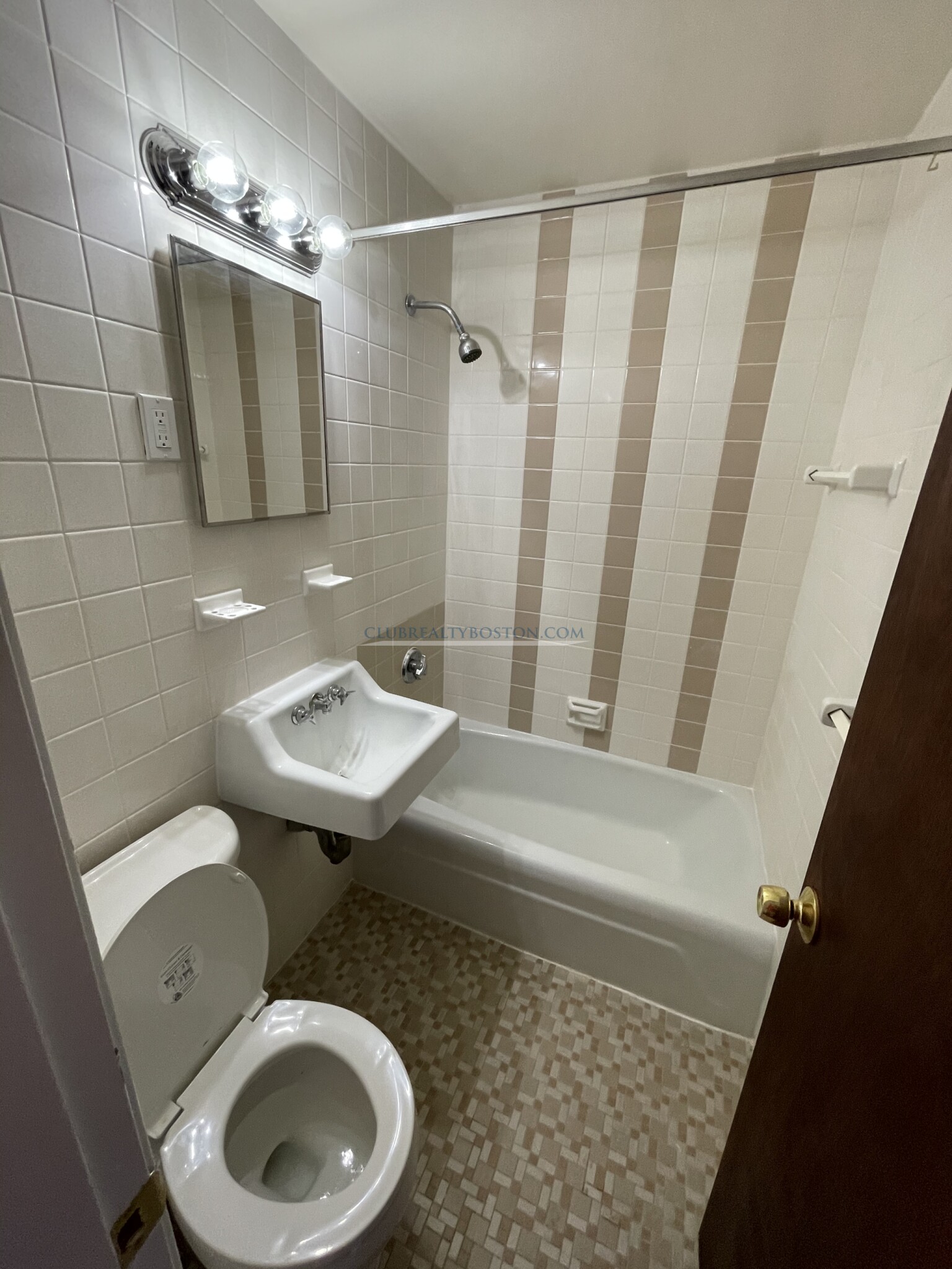 168 North Beacon St, Brighton