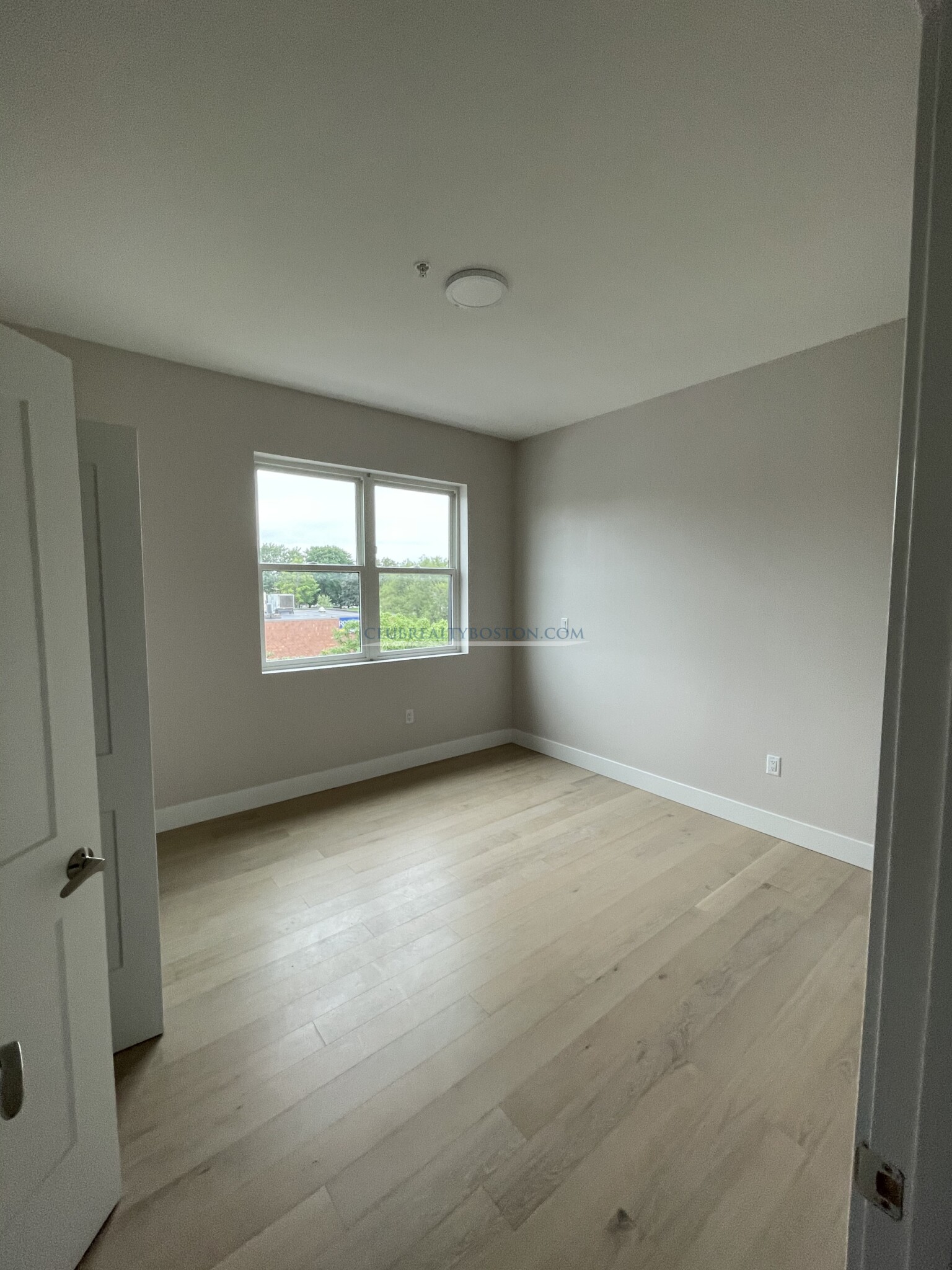 99 Moody St, Waltham