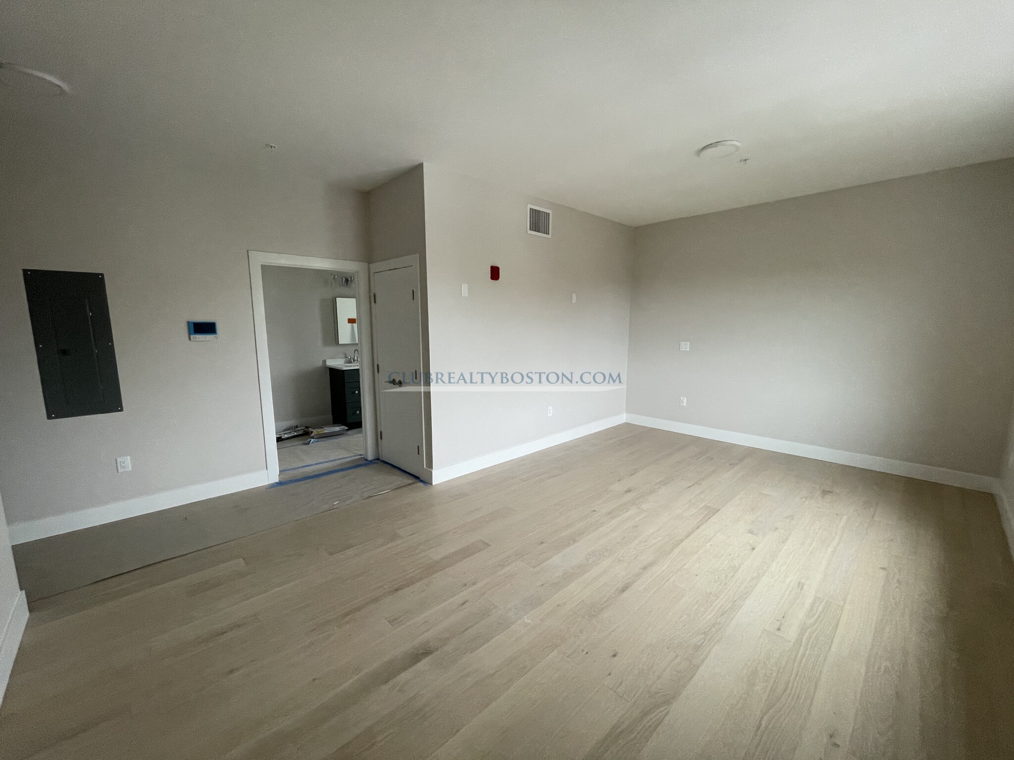 99 Moody St, Waltham