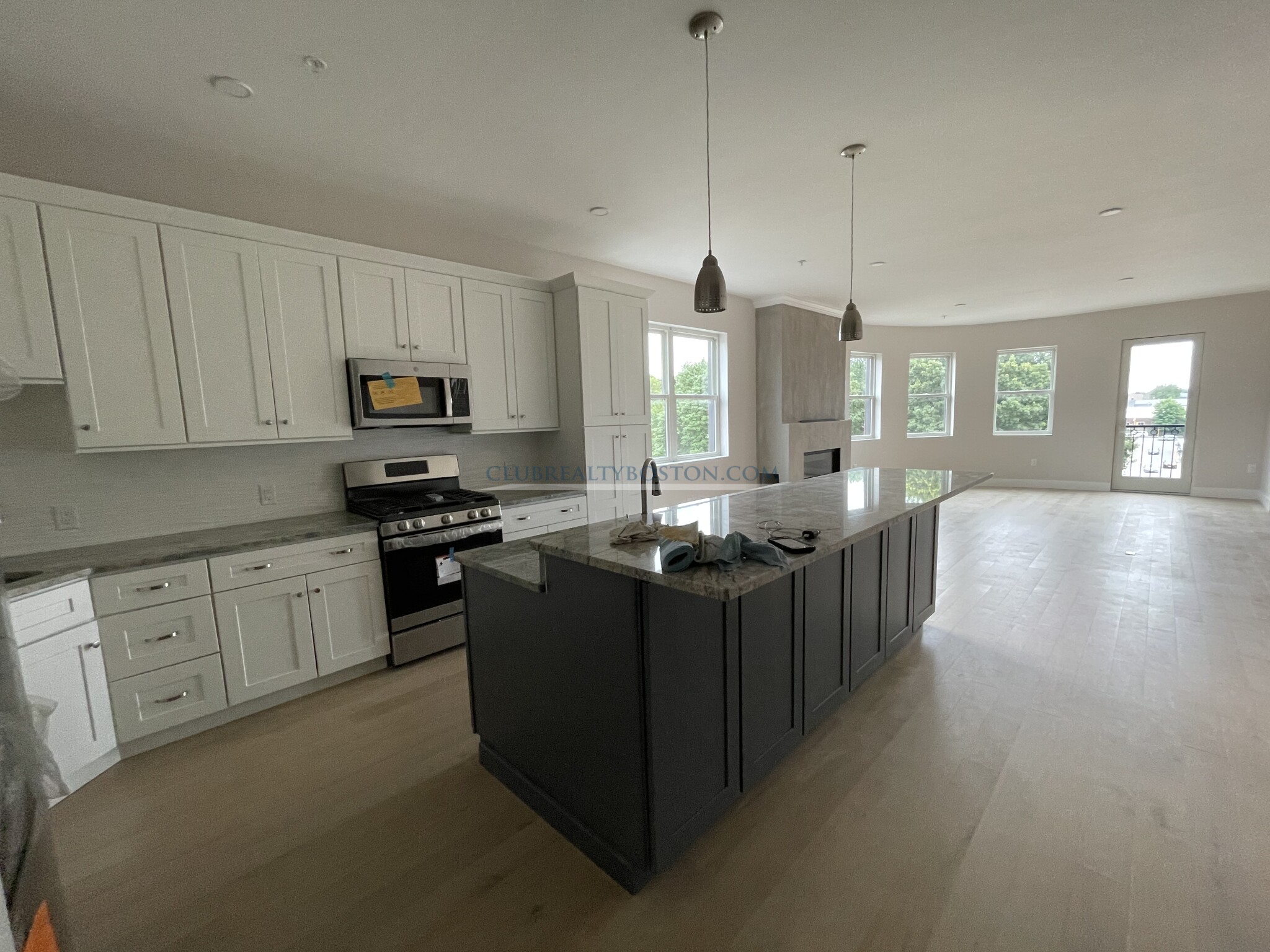 99 Moody St, Waltham