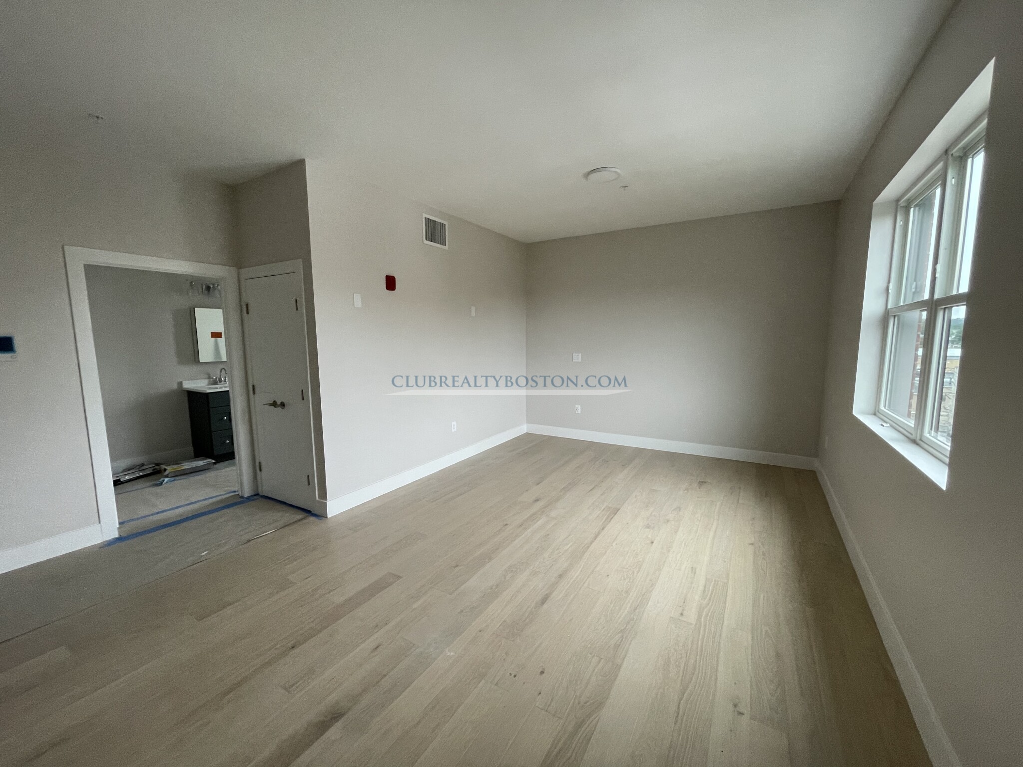 99 Moody St, Waltham