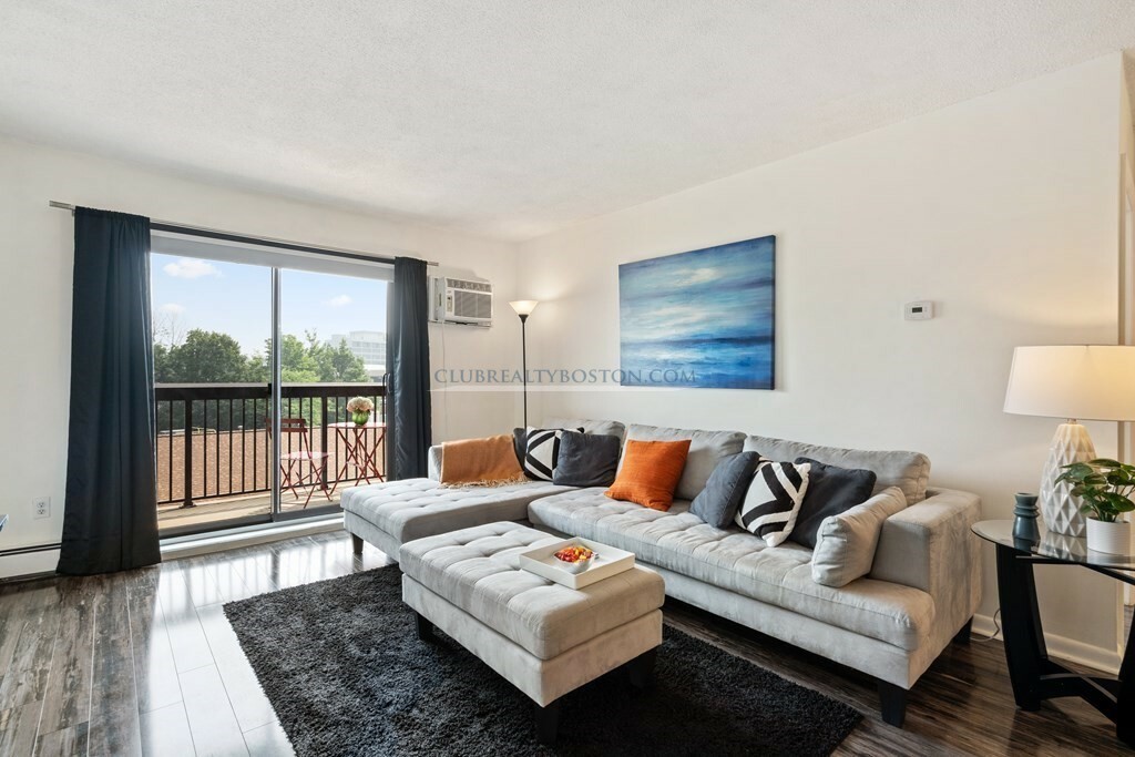 10 Williams St, Watertown