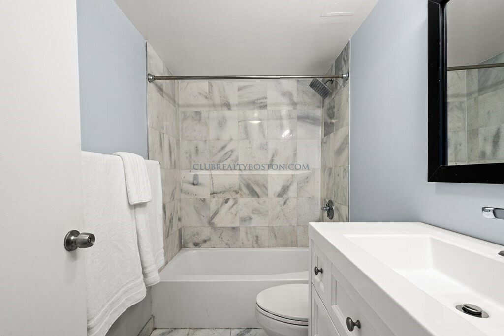 10 Williams St, Watertown