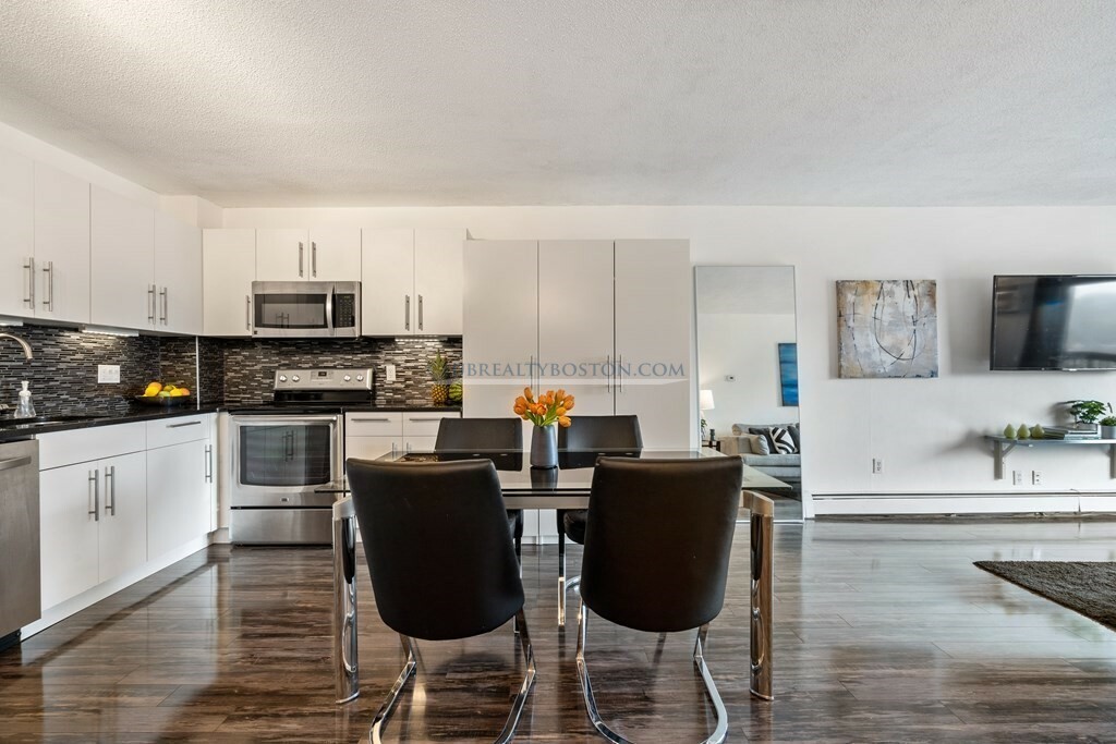 10 Williams St, Watertown