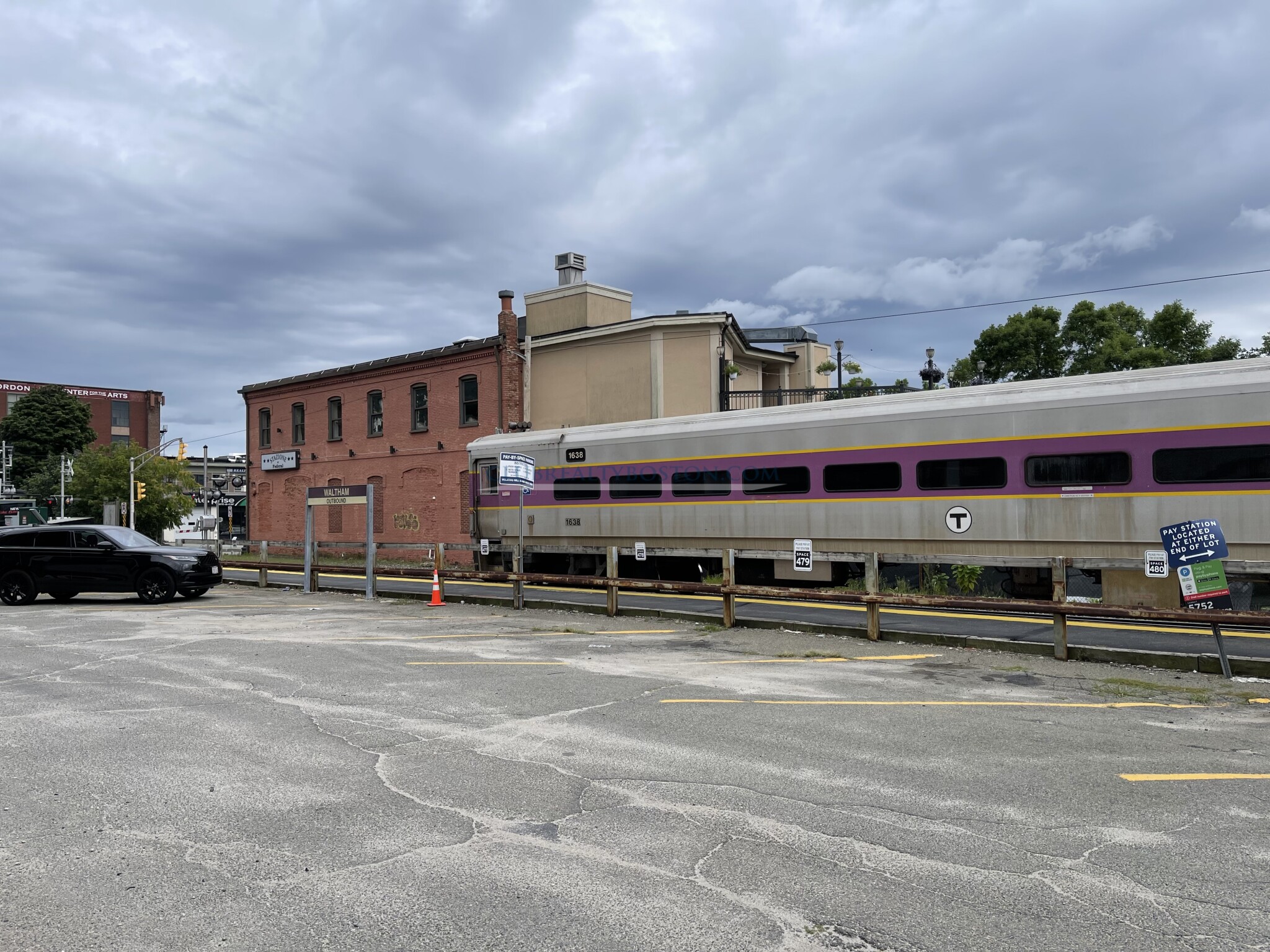 99 Moody St, Waltham