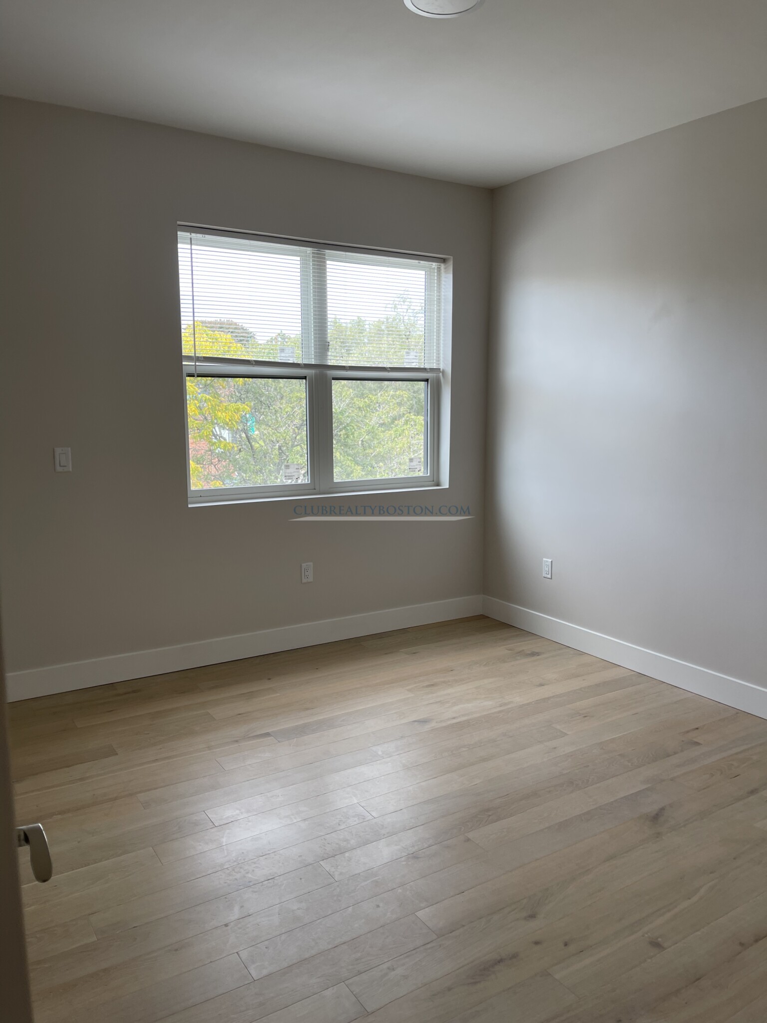 99 Moody St, Waltham