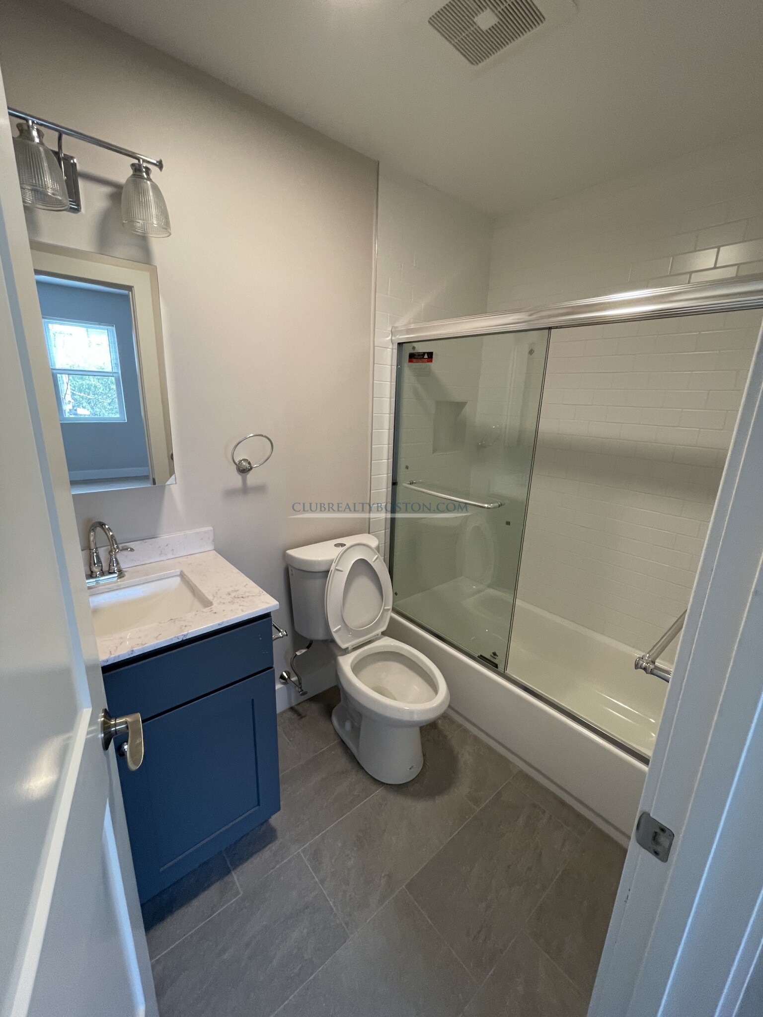 99 Moody St, Waltham