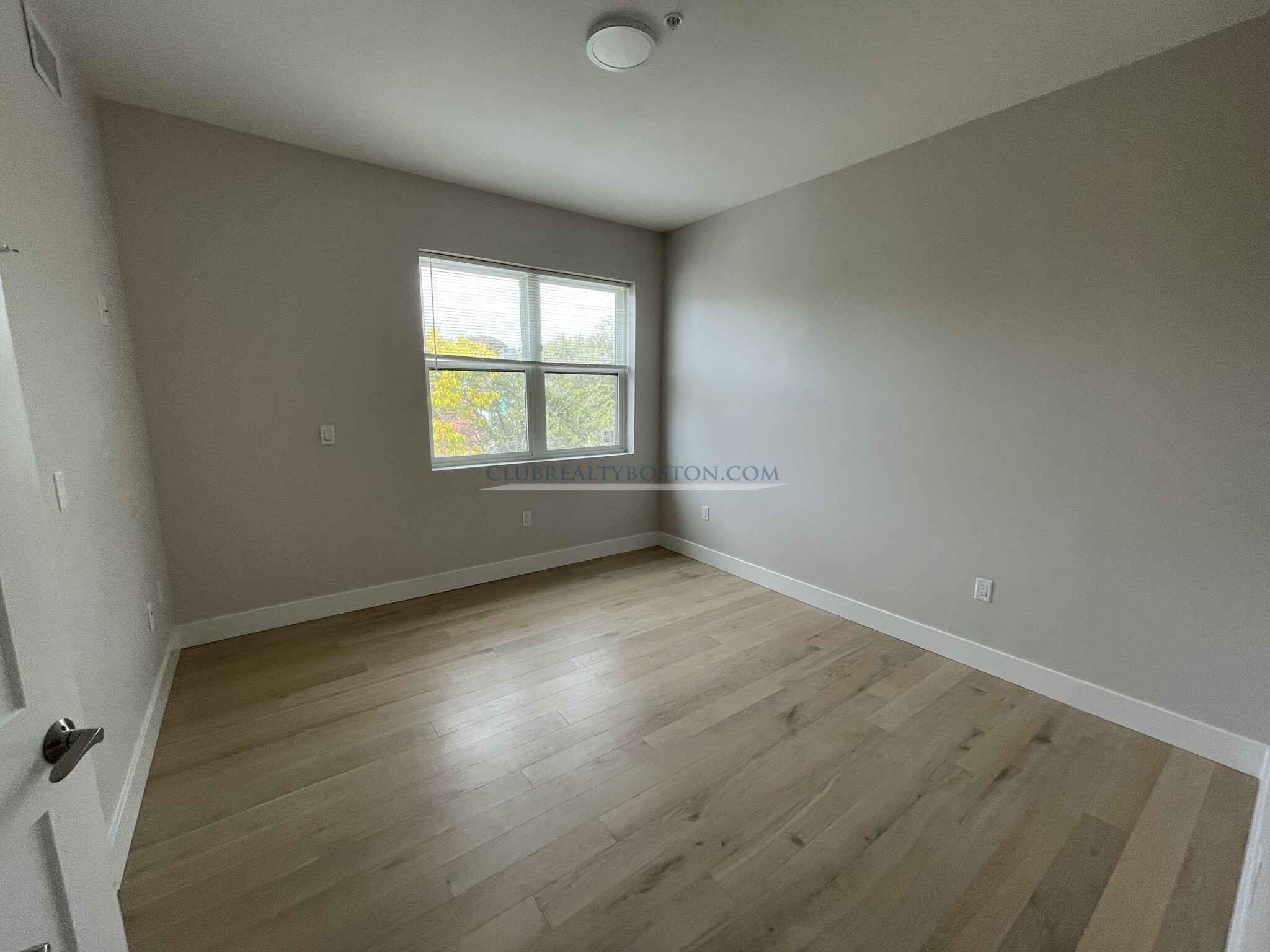 99 Moody St, Waltham