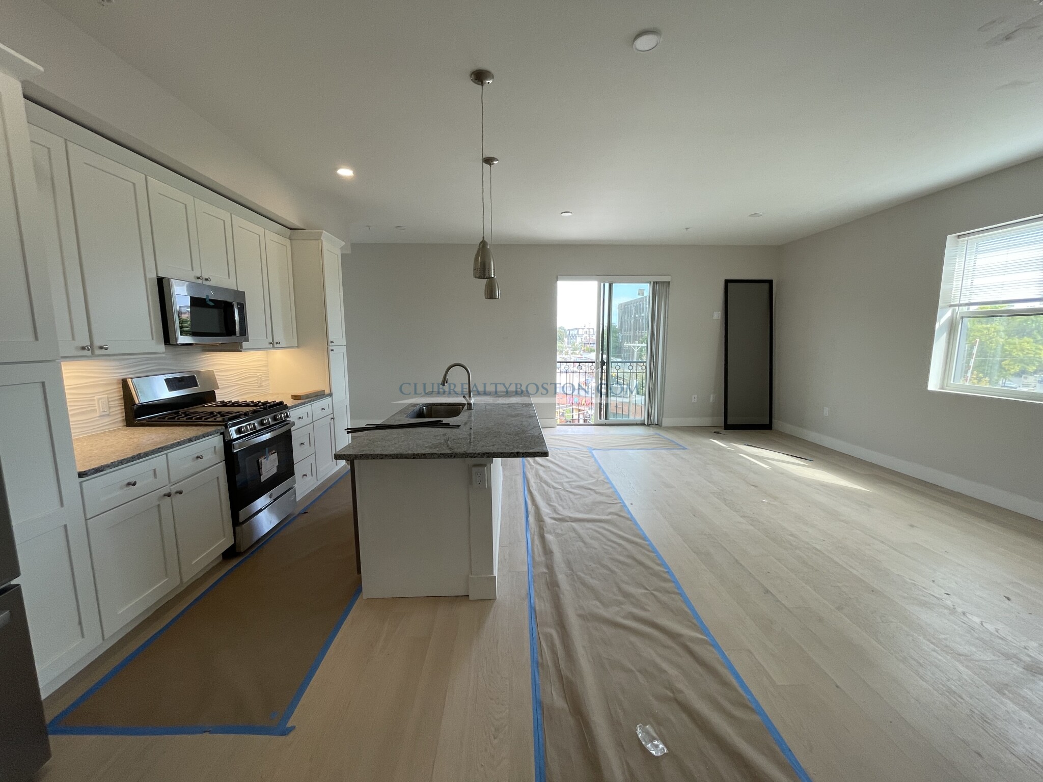 99 Moody St, Waltham