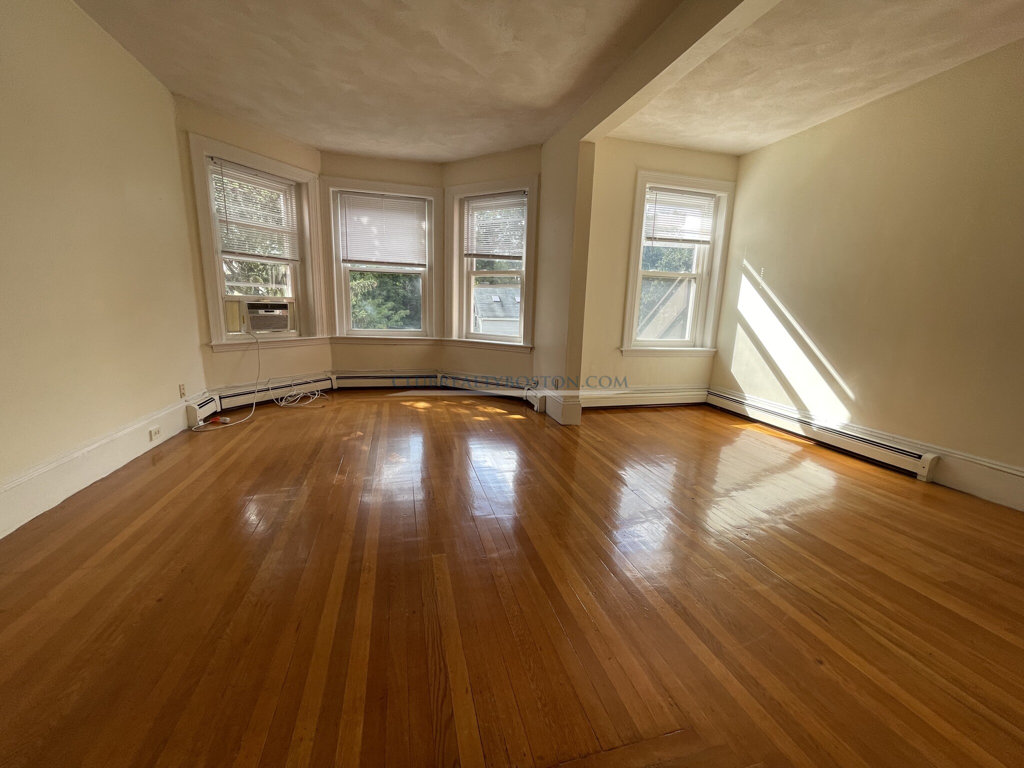 811 Washington St, Washington Square