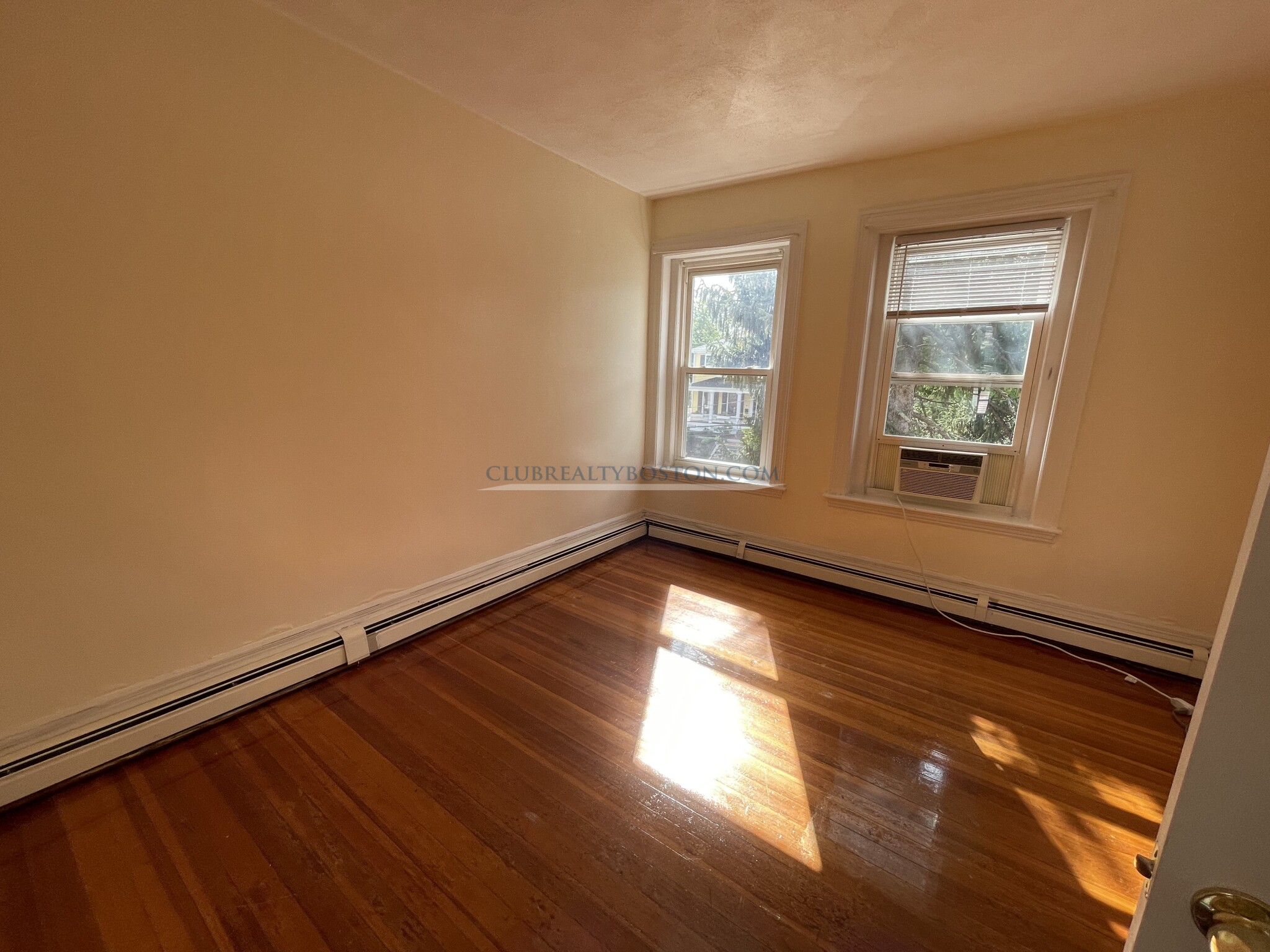 811 Washington St, Washington Square