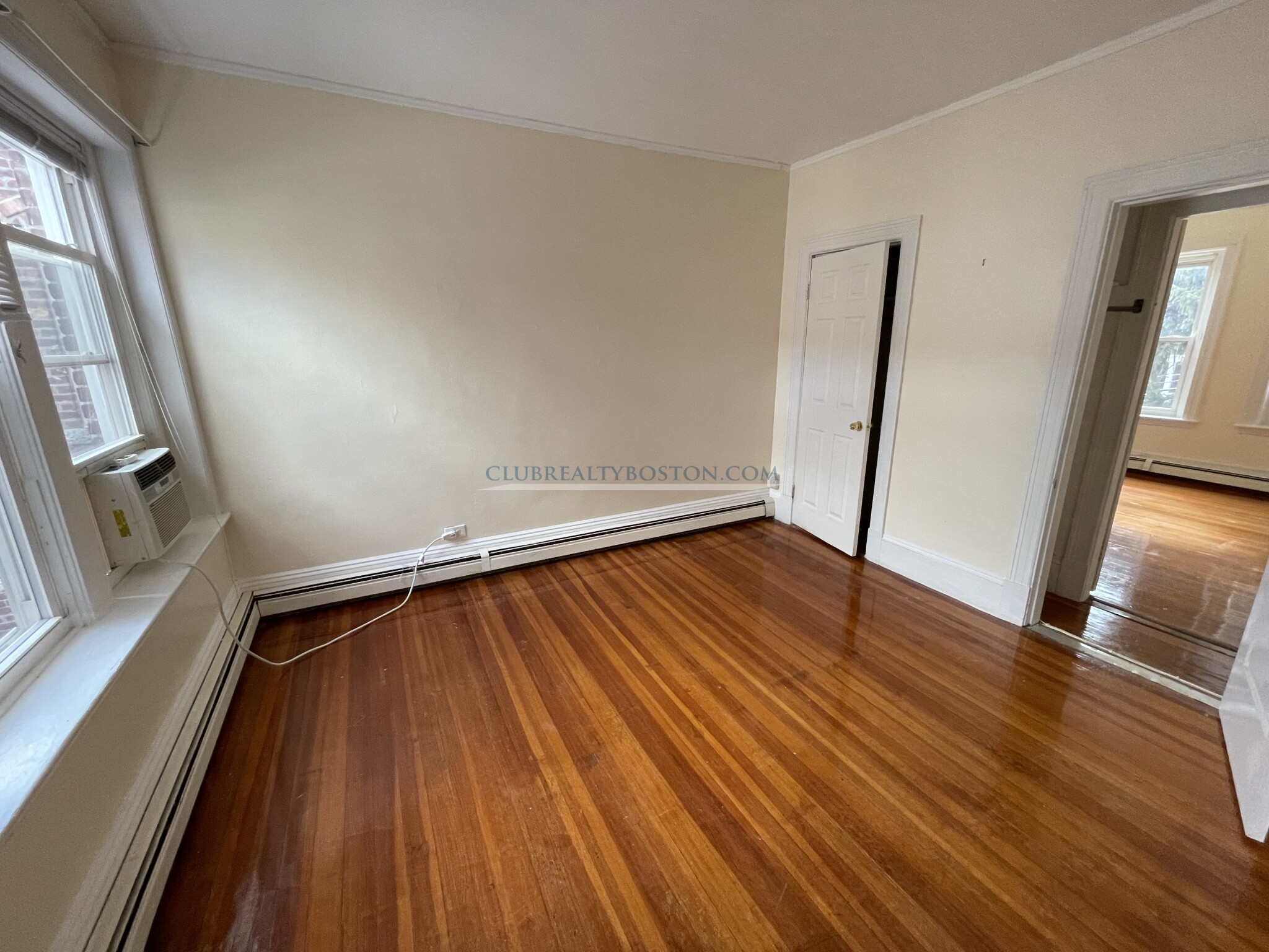 811 Washington St, Washington Square