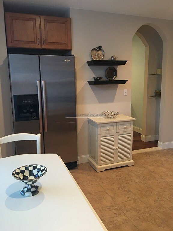 76 Taft Ave, Newtonville