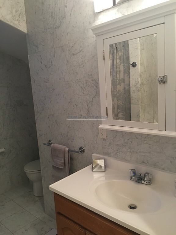 76 Taft Ave, Newtonville