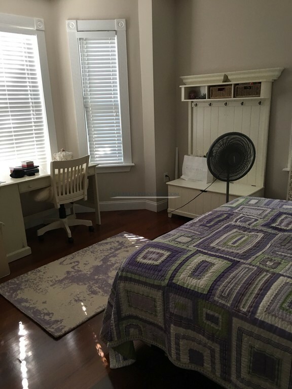 76 Taft Ave, Newtonville