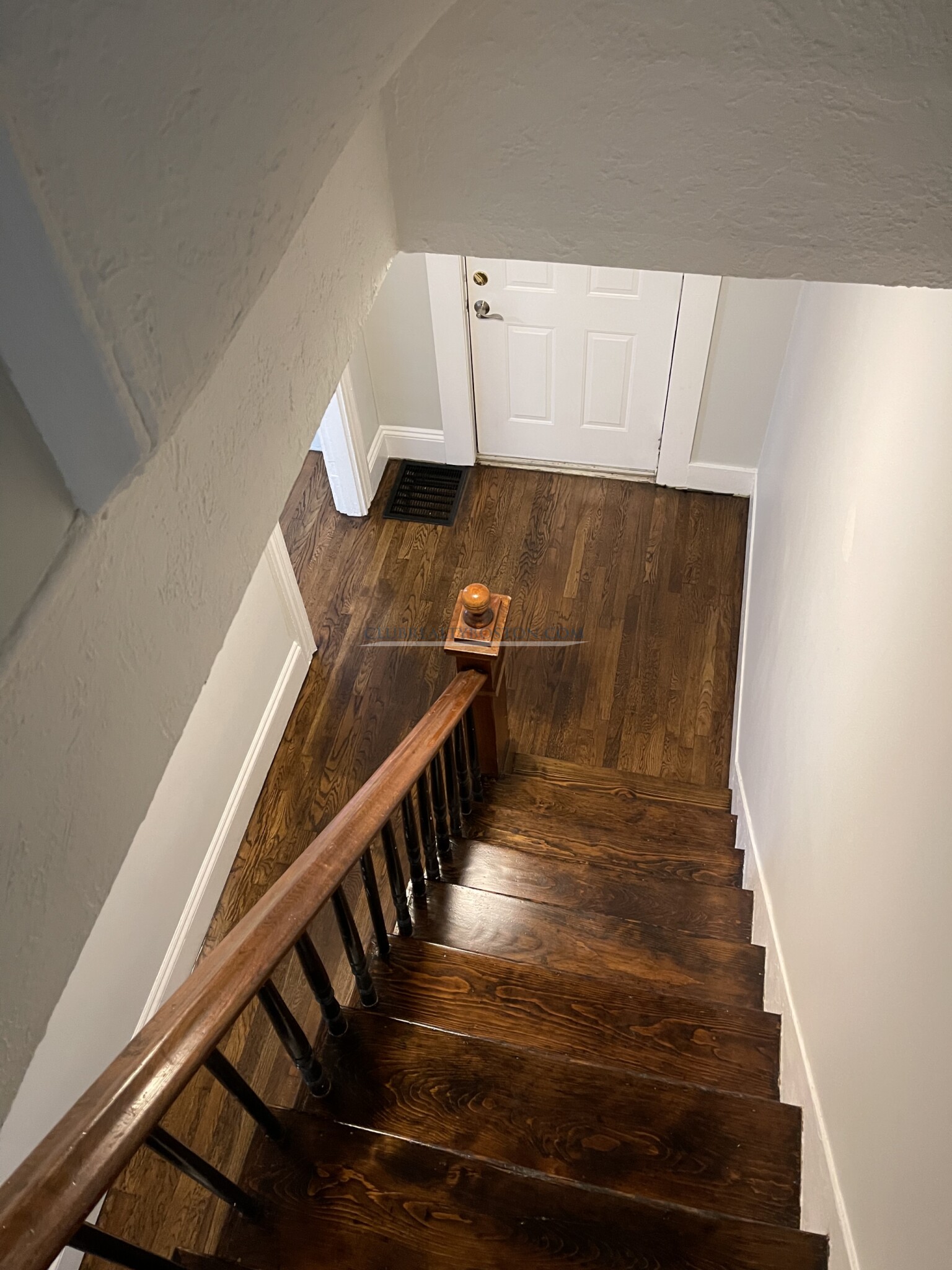 4 bed, 1 bath apartment for rent at 75 Hammond St Unit NONE, Waltham — photo 6 of 15