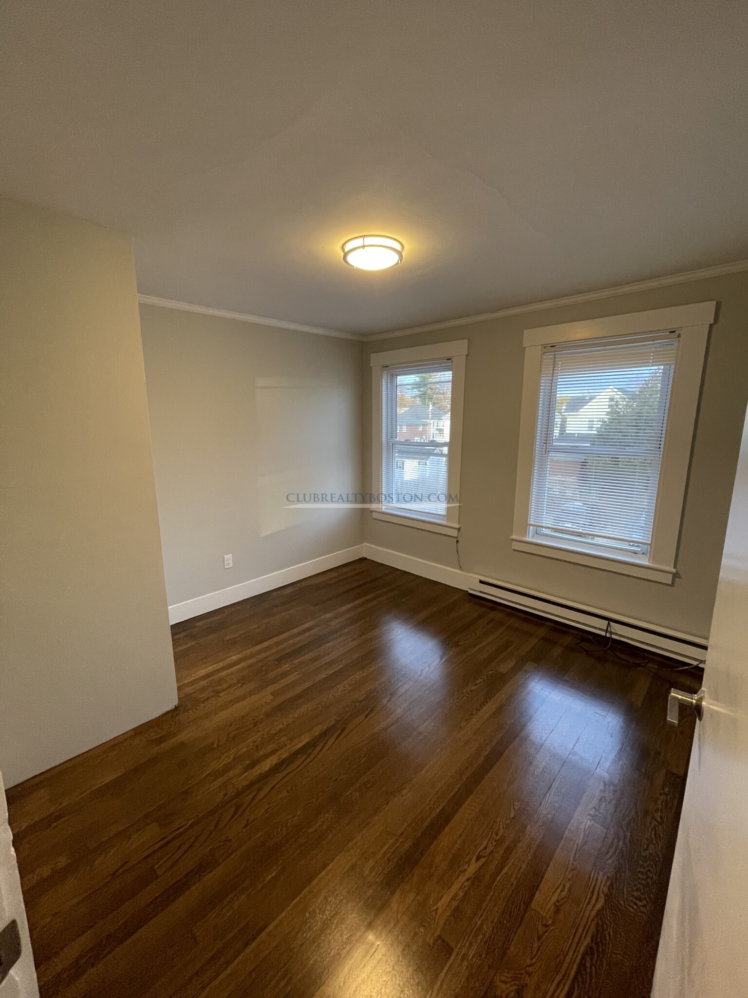 4 bed, 1 bath apartment for rent at 75 Hammond St Unit NONE, Waltham — photo 8 of 15